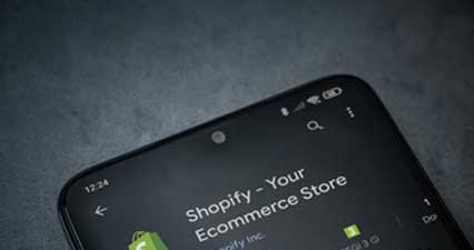 Shopify vs. Magento vs. WooCommerce: Which Ecommerce Platform is Right for You?